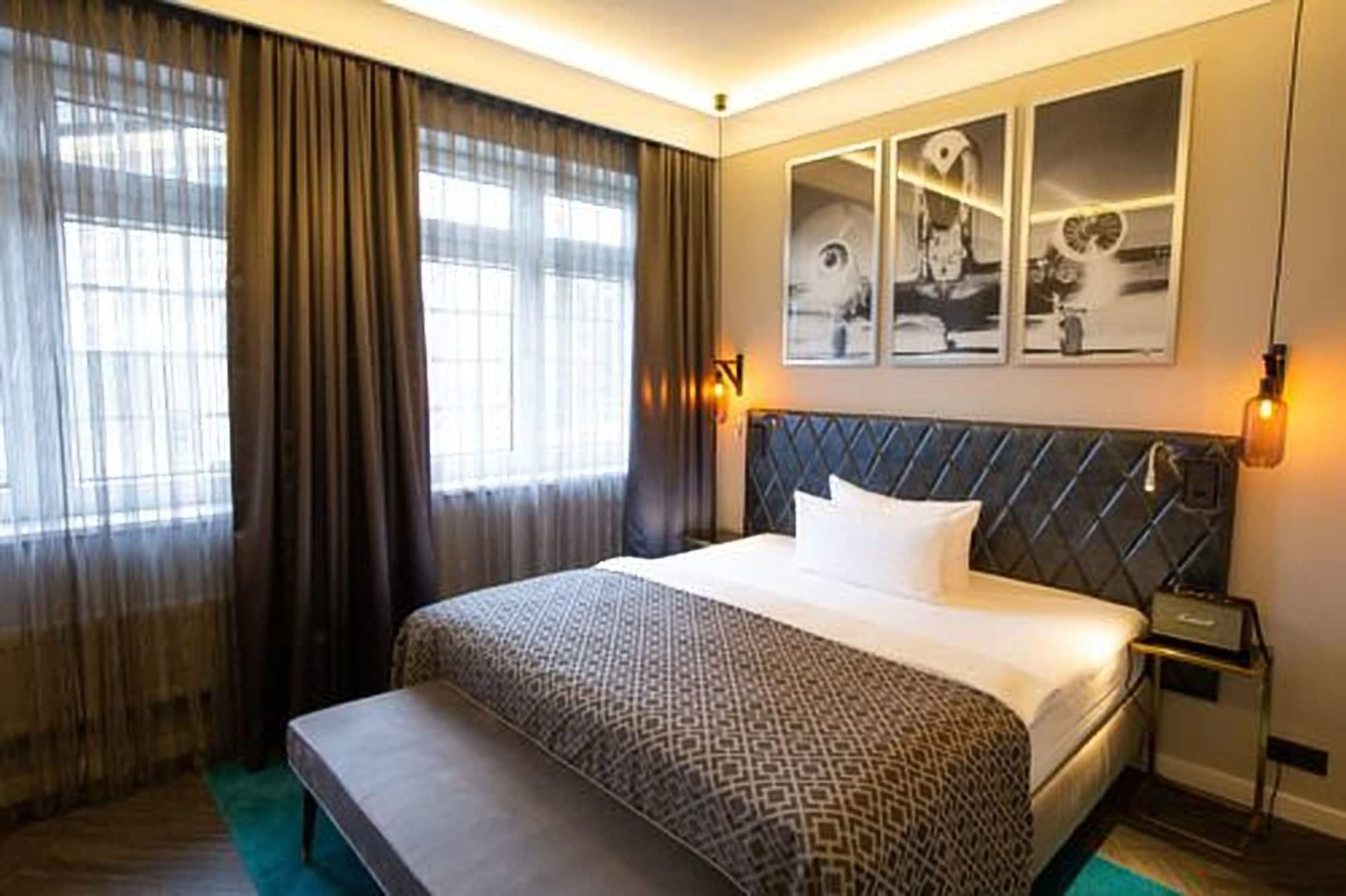 Boutique Hotel Poppenbuetteler Hof Hamburg Bagian luar foto