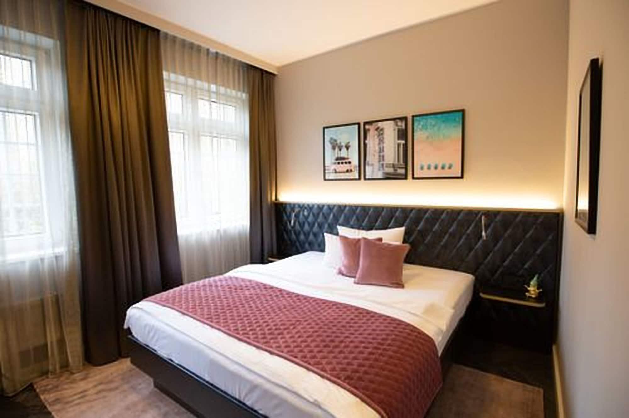 Boutique Hotel Poppenbuetteler Hof Hamburg Bagian luar foto