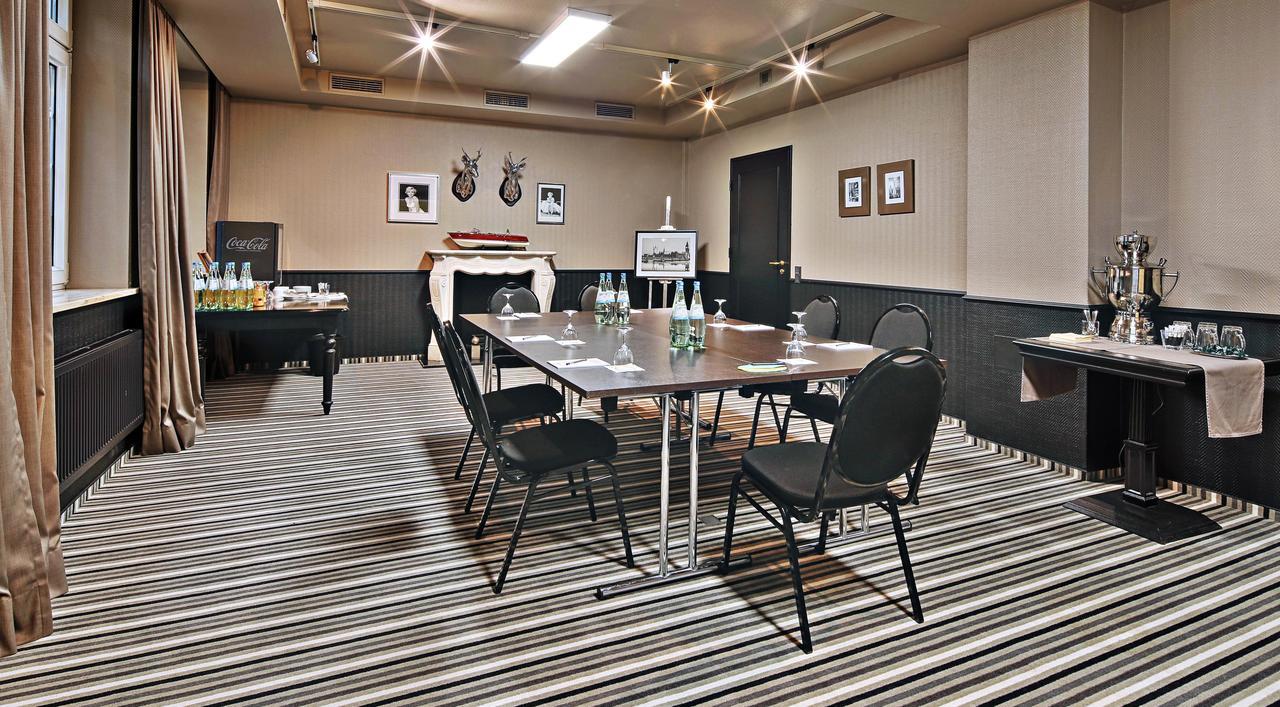 Boutique Hotel Poppenbuetteler Hof Hamburg Bagian luar foto